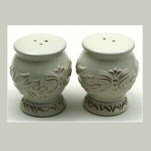 Decorative Ceramic Salt & Pepper Set 3" tall 13769